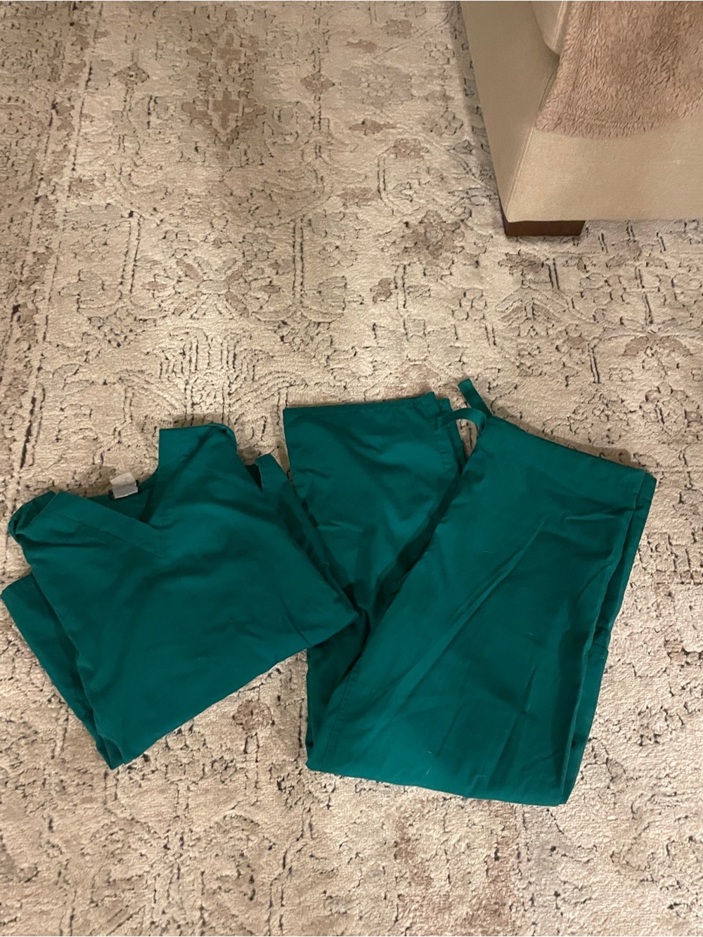 Cherokee Hunter Green Unisex Scrub Top and Jogger Pants